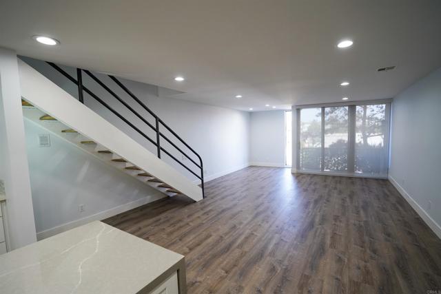 Detail Gallery Image 7 of 32 For 922 Sealane Dr #B,  Encinitas,  CA 92024 - 2 Beds | 2 Baths