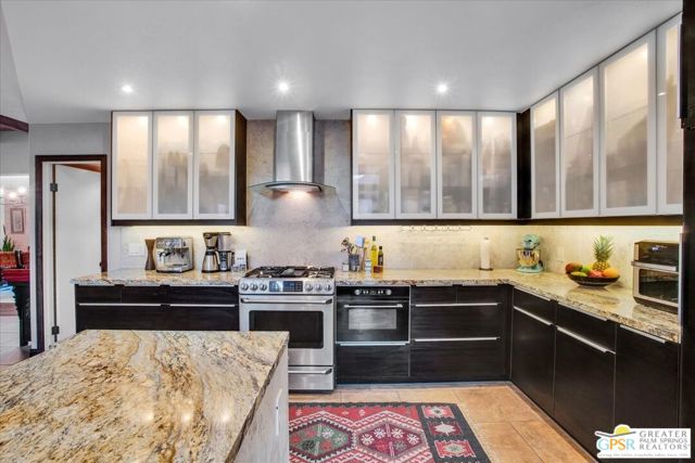 45864 Shadow Mountain Drive, Palm Desert CA: https://media.crmls.org/mediaz/90239c47-2005-4d85-af37-357b480a5e80.jpg