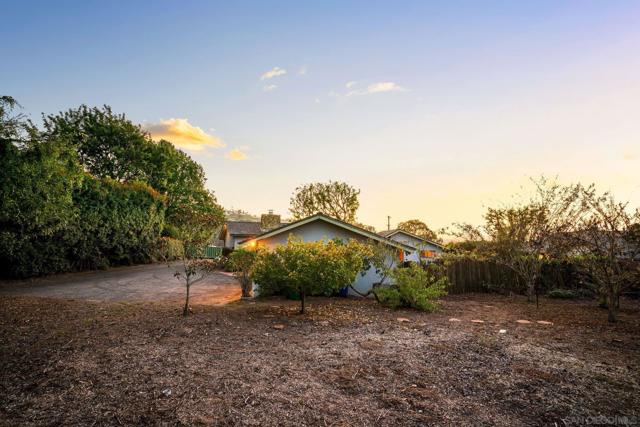 7835 La Jolla Vista Drive, La Jolla CA: https://media.crmls.org/mediaz/9023ca14-0fdf-4992-8bc3-f49fbc95f3f3.jpg