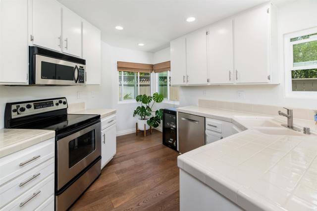 6848 Xana Way, Carlsbad CA: https://media.crmls.org/mediaz/90253511-f011-4271-ae7d-2873f7583069.jpg