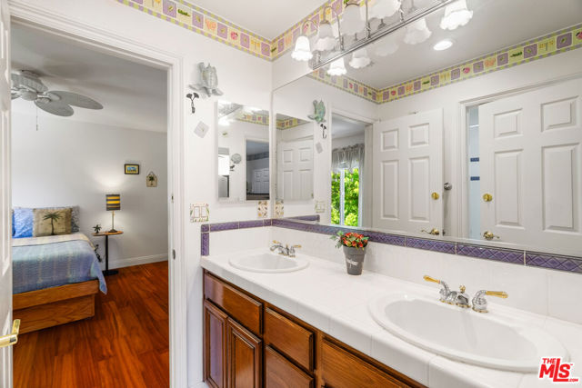 2321 Sunny Point Street, Thousand Oaks CA: https://media.crmls.org/mediaz/9025ec6e-90ad-483d-9994-a5b66636df24.jpg