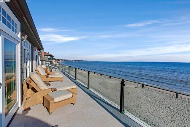 797 Las Olas Dr, Aptos CA: https://media.crmls.org/mediaz/902606f4-2e95-4cfd-abee-9faa36914777.jpg