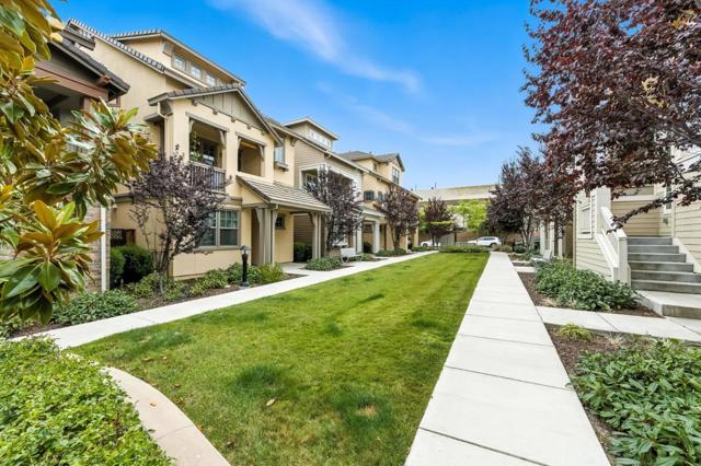 3410 Pyramid Way, Mountain View CA: https://media.crmls.org/mediaz/90268b15-a22c-4630-90f1-00166f2bdbc7.jpg