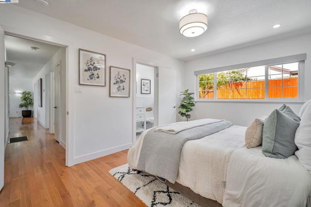 5232 Proctor Road, Castro Valley CA: https://media.crmls.org/mediaz/9026eee5-fb6d-42ca-a8bc-9fa504219fbd.jpg