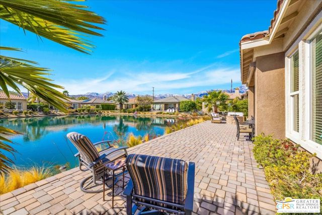 109 Shoreline Drive, Rancho Mirage CA: https://media.crmls.org/mediaz/90271296-abf2-43d0-a359-688fb64821ef.jpg