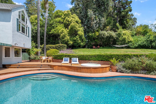 11818 Laurel Hills Road, Studio City CA: https://media.crmls.org/mediaz/9027478f-81a6-4cc1-8687-d53d8fa81895.jpg
