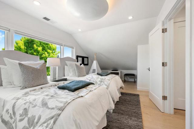 1224 Edgehill Drive, Burlingame CA: https://media.crmls.org/mediaz/9027d661-ce2c-4bb5-9c19-98c84eea2a00.jpg