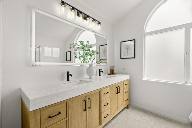 462 Mountain Laurel Court, Mountain View CA: https://media.crmls.org/mediaz/90283140-e560-4160-a087-e231f92d1051.jpg