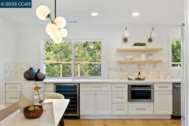 374 James Bowie Ct, Alamo CA: https://media.crmls.org/mediaz/90284469-03b7-4bee-b749-829bcf8a1ba3.jpg