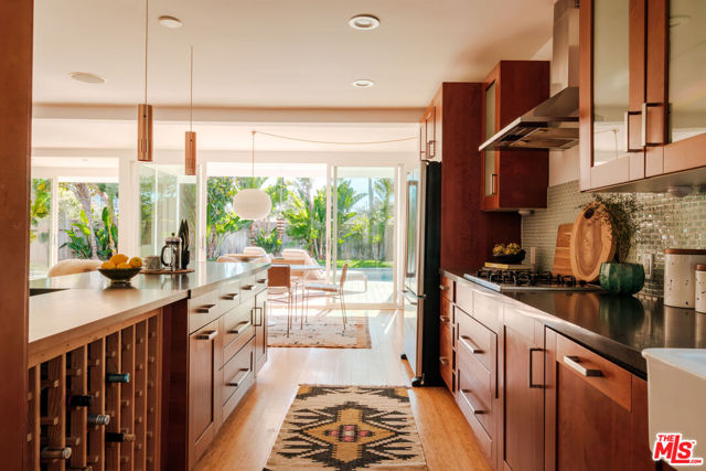 3625 Berryman Avenue, Los Angeles CA: https://media.crmls.org/mediaz/902951a6-6381-4e8e-a6fb-ba392144b7df.jpg