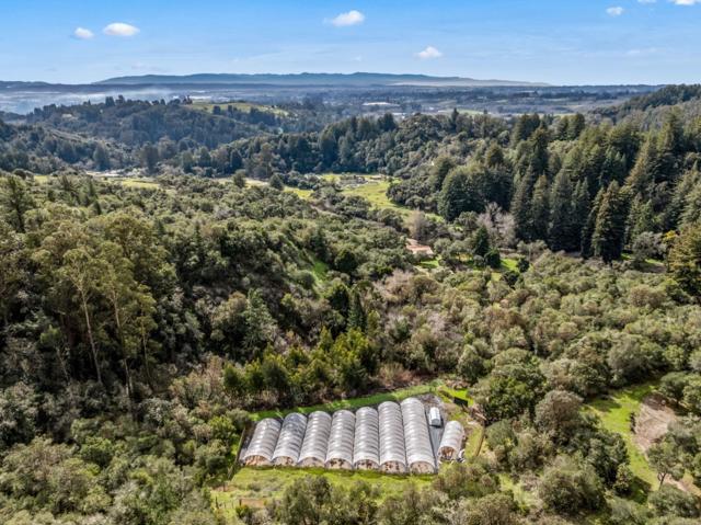 530 Apple Valley Lane, Watsonville CA: https://media.crmls.org/mediaz/9029c7b8-510c-414f-8d56-46895c2376fb.jpg