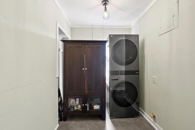 414 Vermont Avenue, Moss Beach CA: https://media.crmls.org/mediaz/902acb5b-cce2-48d7-be65-9cadcdca307c.jpg