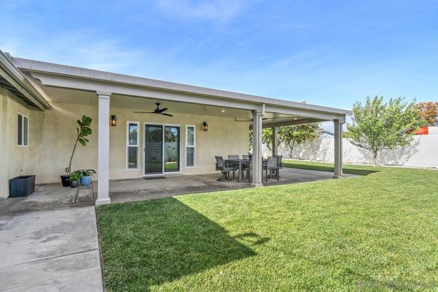 8931 Sunwood Dr, Santee CA: https://media.crmls.org/mediaz/902b2ac6-dfaa-42f7-98e7-3cd76f7a995d.jpg