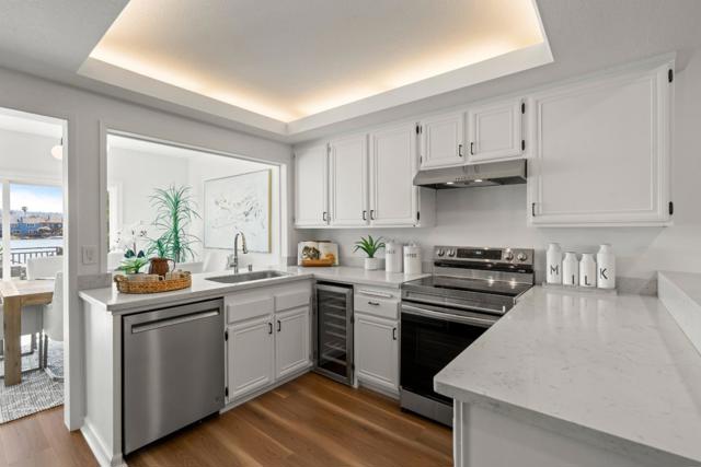 17 Spinnaker Place, Redwood City CA: https://media.crmls.org/mediaz/902b3bee-2d29-4d2e-baaa-4cc8a6abd13e.jpg