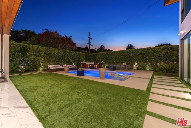 4049 Coldwater Canyon Avenue, Studio City CA: https://media.crmls.org/mediaz/902b95a0-e2a5-4a93-a64a-48f05d2b75a4.jpg