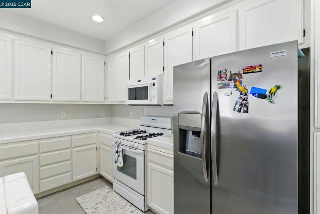 1620 Tucker Street, Oakland CA: https://media.crmls.org/mediaz/902bdc55-c49a-4449-bc70-35c14deb47f3.jpg