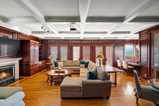 5810 Zumirez Drive, Malibu CA: https://media.crmls.org/mediaz/902d482d-2198-435b-b98f-7537b5766489.jpg