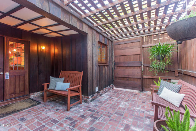 3880 Clayton W Avenue, Los Angeles CA: https://media.crmls.org/mediaz/902d78f0-4cfa-468b-be6d-c0798289ba66.jpg