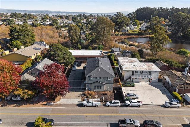 664 24th Avenue, Santa Cruz CA: https://media.crmls.org/mediaz/902e7145-c0bd-436f-a397-85f2d0bd31bd.jpg