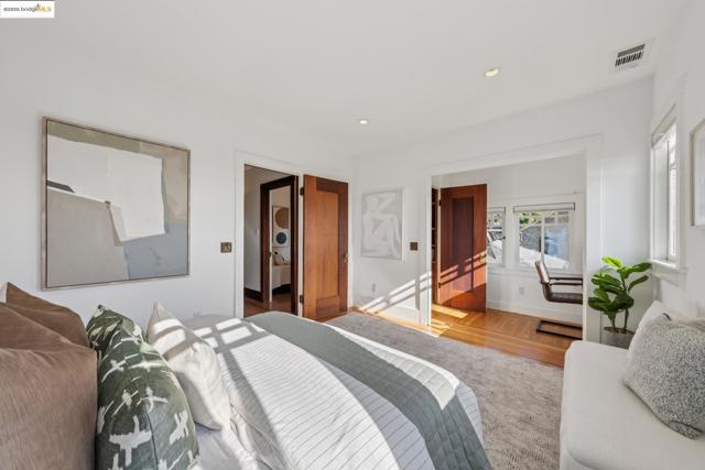 1309 Arch St, Berkeley CA: https://media.crmls.org/mediaz/902e9bbf-bb62-478e-a2ee-c01860db22d7.jpg