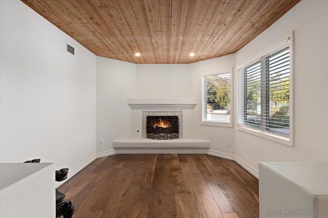 Image 17 of 62 For 14891 De La Valle Pl