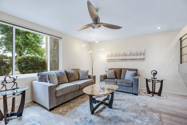 2274 N Indian Canyon Drive, Palm Springs CA: https://media.crmls.org/mediaz/902ed2fb-40a1-4e10-9ed6-c06b90572875.jpg