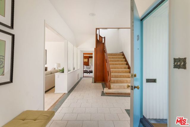 810 Franklin Street, Santa Monica CA: https://media.crmls.org/mediaz/902fe37a-4fd5-47a1-8e89-3bad2ca24c92.jpg