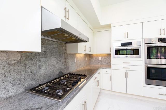 13720 Solana Crest Trl, Carmel Valley CA: https://media.crmls.org/mediaz/9030c2f3-66bc-4ae6-8fd2-8695ce356f14.jpg
