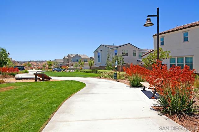 1091 Camino Cantera S, Chula Vista CA: https://media.crmls.org/mediaz/9031698f-a2ca-4acc-af33-4b0a518199e4.jpg