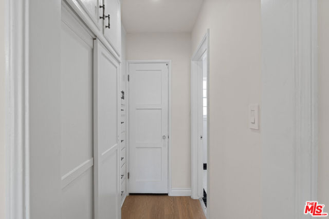 148 S Mccarty Drive, Beverly Hills CA: https://media.crmls.org/mediaz/9032365d-eca5-450a-a54f-3cb33670daab.jpg