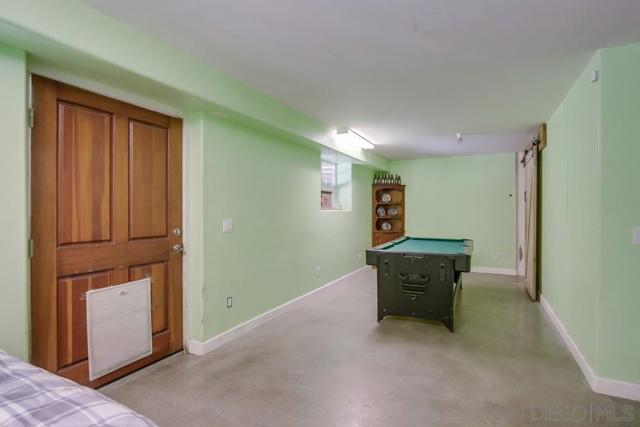 210 Frances Dr, El Cajon CA: https://media.crmls.org/mediaz/90326048-b847-4abb-b329-f594205758d4.jpg