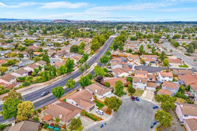 6084 Amador Place, Newark CA: https://media.crmls.org/mediaz/9032a9b1-fe1f-4a48-bd7c-17d129a79b6f.jpg