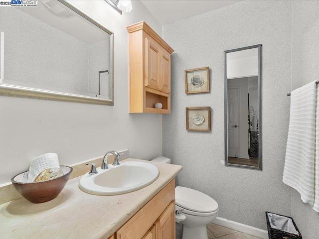 700 Fargo, San Leandro CA: https://media.crmls.org/mediaz/9033454d-0380-474c-bdfa-3f9485eedc13.jpg