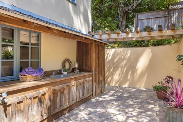 0 Carmelo 5 SE Ocean Avenue, Carmel CA: https://media.crmls.org/mediaz/90337bbd-accb-44e4-9344-efb24a51e767.jpg