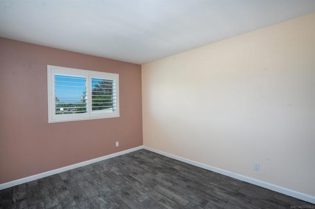 15865 Lofty Trail Dr, San Diego CA: https://media.crmls.org/mediaz/9033e716-cc1d-4151-aca1-0bd499c11375.jpg