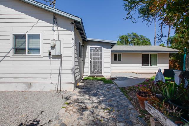 928 930 Osborne Street, Vista CA: https://media.crmls.org/mediaz/90343a38-7c81-4c4a-8ed2-db600f6fb436.jpg