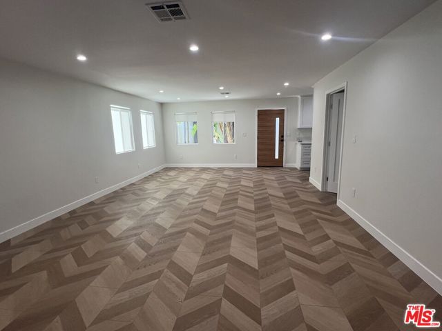 1282 1/2 S Highland Avenue, Los Angeles CA: https://media.crmls.org/mediaz/903452f2-b63e-45c2-b6f4-46fd1282e694.jpg