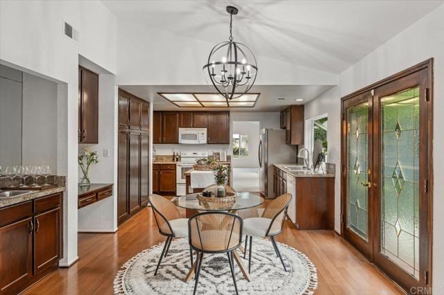 4772 Gateshead Road, Carlsbad CA: https://media.crmls.org/mediaz/90348657-2d61-493b-8543-5d022c4191fa.jpg