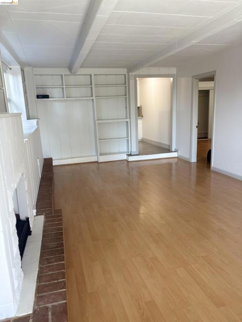 1024 Elsinore Ave, Oakland CA: https://media.crmls.org/mediaz/9034bc71-9a7d-4b63-ba9d-a27ad92c3a5c.jpg