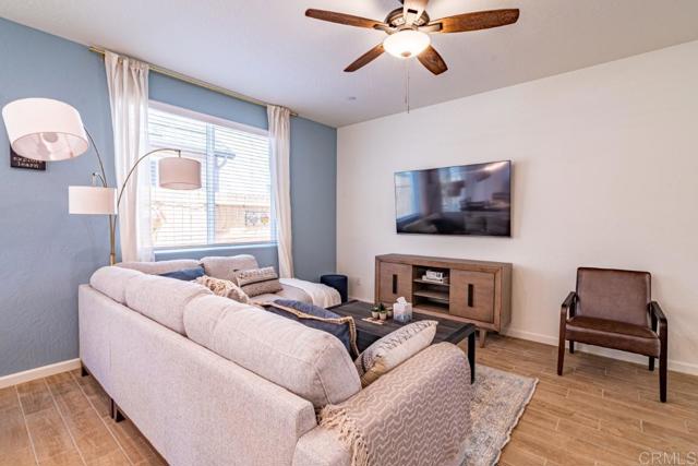 Detail Gallery Image 3 of 26 For 6446 E Meritage Dr, Fresno,  CA 93727 - 3 Beds | 2/1 Baths
