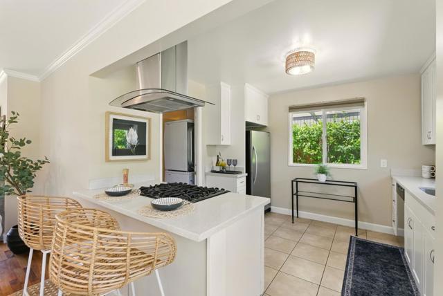 2077 Shoreview Avenue, San Mateo CA: https://media.crmls.org/mediaz/9034fce2-273d-4095-8726-93684cbe76fc.jpg