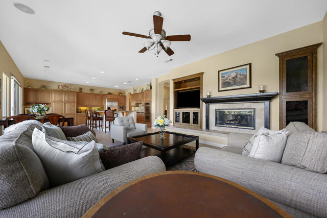 79640 Citrus, La Quinta CA: https://media.crmls.org/mediaz/9035648f-c6ea-4234-9f54-a3c84dbf18e0.jpg