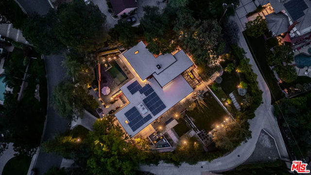 5228 Escalante Drive, La Canada Flintridge CA: https://media.crmls.org/mediaz/90358c7a-8edf-48a1-af01-68780ac3f29c.jpg