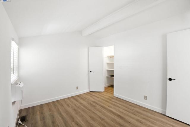 102 Rolling Green Cir, Pleasant Hill CA: https://media.crmls.org/mediaz/90362f8f-a18a-4f45-9719-28782e70fc6e.jpg