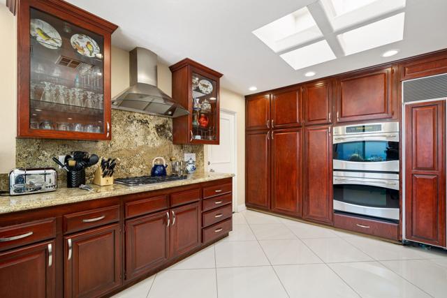 4 Dartmouth Drive, Rancho Mirage CA: https://media.crmls.org/mediaz/9036ef93-3579-4174-abce-23b95cf48da3.jpg