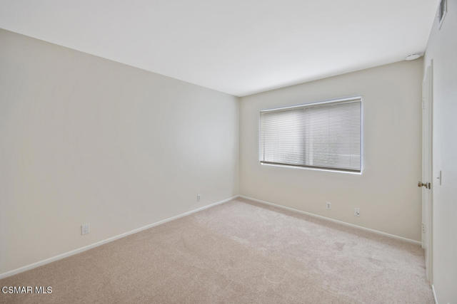 4535 Falkirk Bay, Oxnard CA: https://media.crmls.org/mediaz/903717b1-db80-4db3-93c4-07060e4e3c9d.jpg