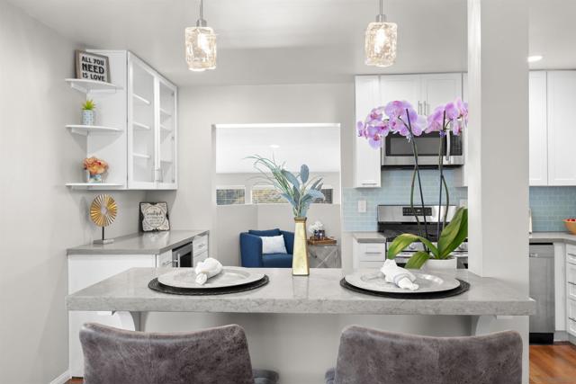 3833 Tomahawk Ln, San Diego CA: https://media.crmls.org/mediaz/90379167-33a4-4415-b2ee-c7256a019b32.jpg
