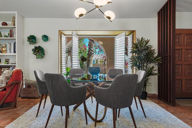 2525 N Farrell Drive, Palm Springs CA: https://media.crmls.org/mediaz/90379192-a320-4403-b9ce-4c335448bc25.jpg