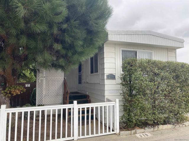 200 El Camino Real, Oceanside, California 92058, 2 Bedrooms Bedrooms, ,2 BathroomsBathrooms,Residential,For Sale,El Camino Real,240024688SD