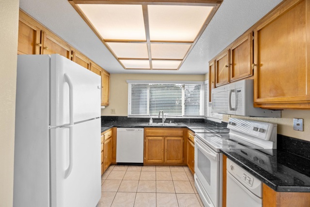 34203 Petard Ter, Fremont CA: https://media.crmls.org/mediaz/90384598-8095-49f5-8ff3-a363820972fa.jpg